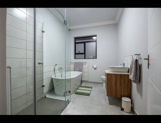3 BEDROOM HOUSE FOR SALE IN MOSSEL BAY EXT 15